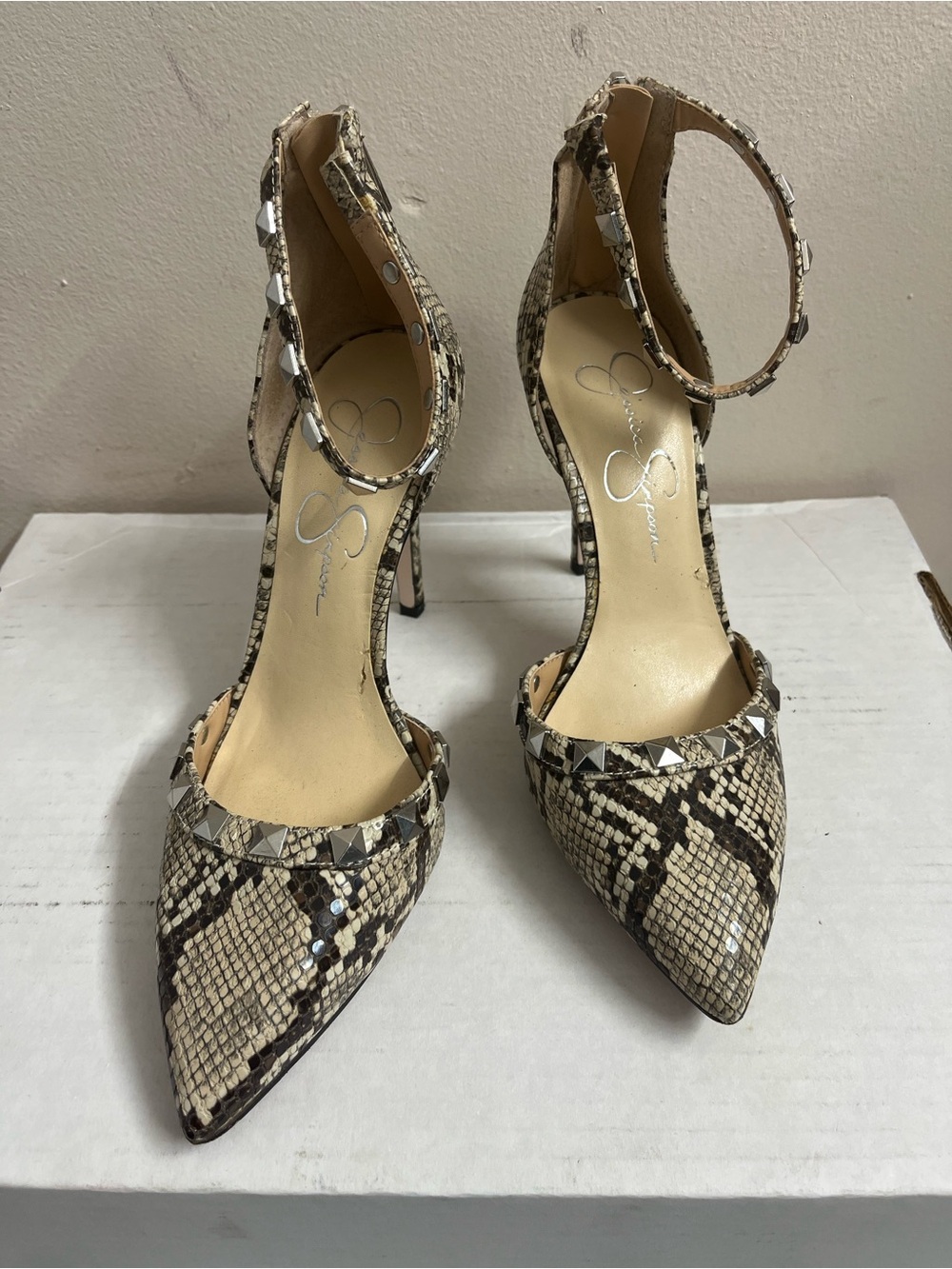 Jessica Simpson Snake-Print Pointed Toe Stud Ankle-Strap Pumps 7.5 - Picture 2 of 8